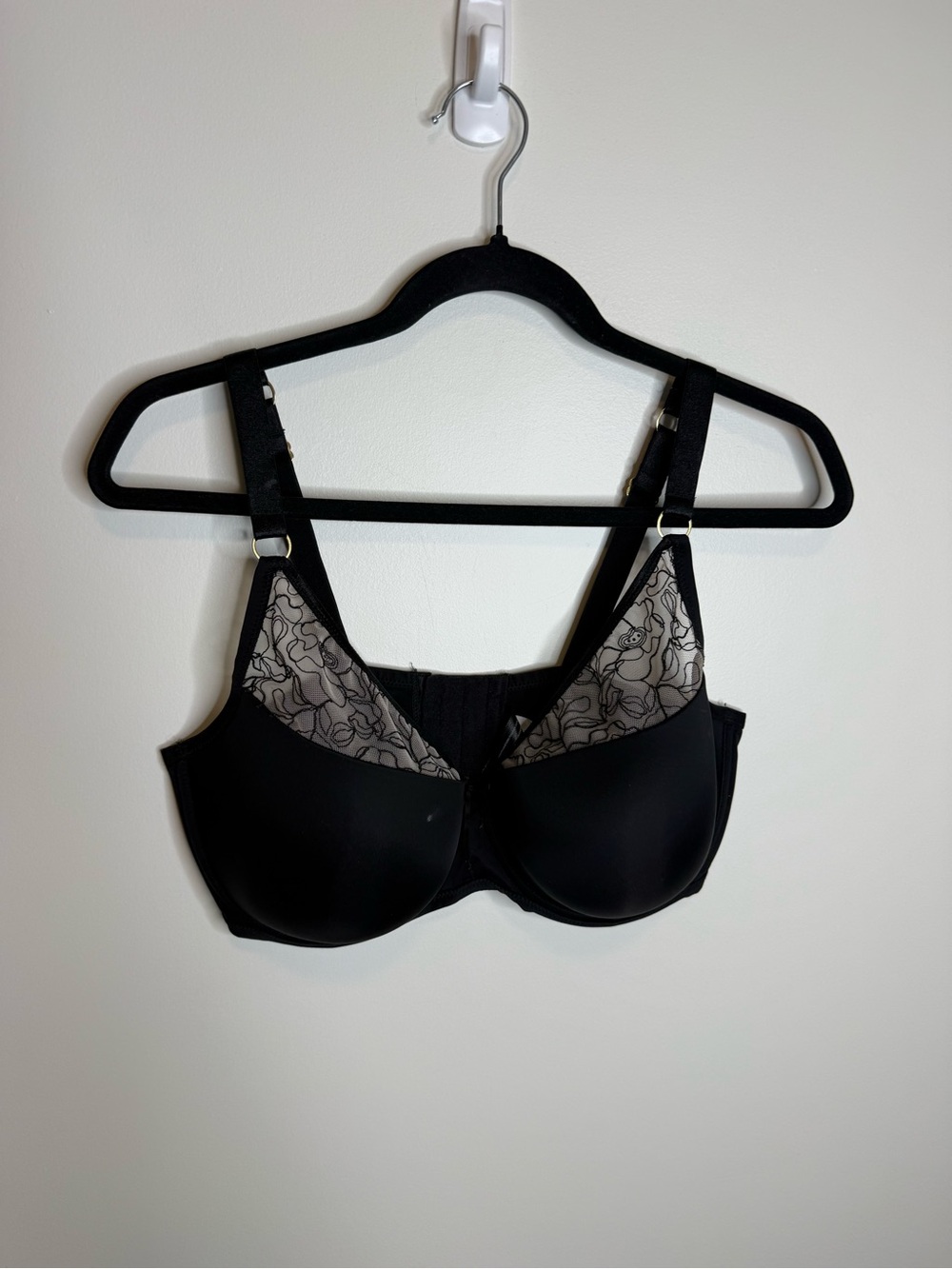 Ashley Graham Black Underwire Bra with Floral Lace Panels size 36G